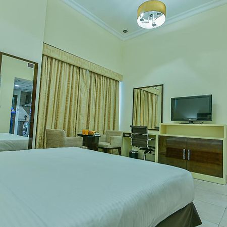 Vista Hotel Apartments Deluxe Дубай Экстерьер фото