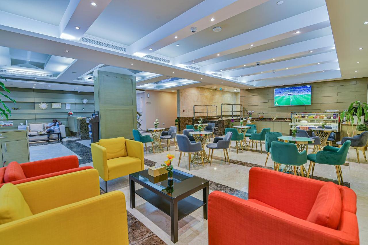 Vista Hotel Apartments Deluxe Дубай Экстерьер фото