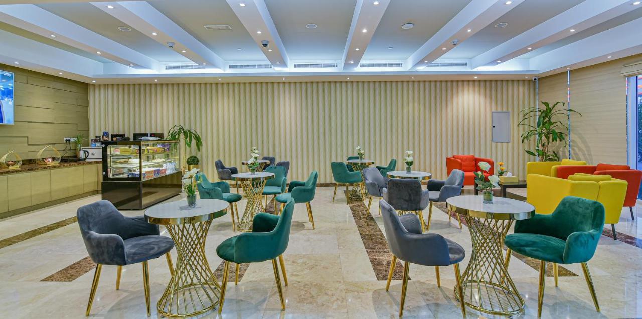 Vista Hotel Apartments Deluxe Дубай Экстерьер фото