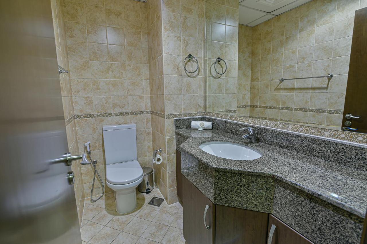 Vista Hotel Apartments Deluxe Дубай Экстерьер фото