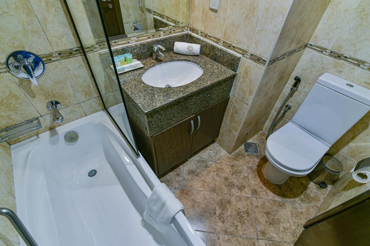 Vista Hotel Apartments Deluxe Дубай Экстерьер фото